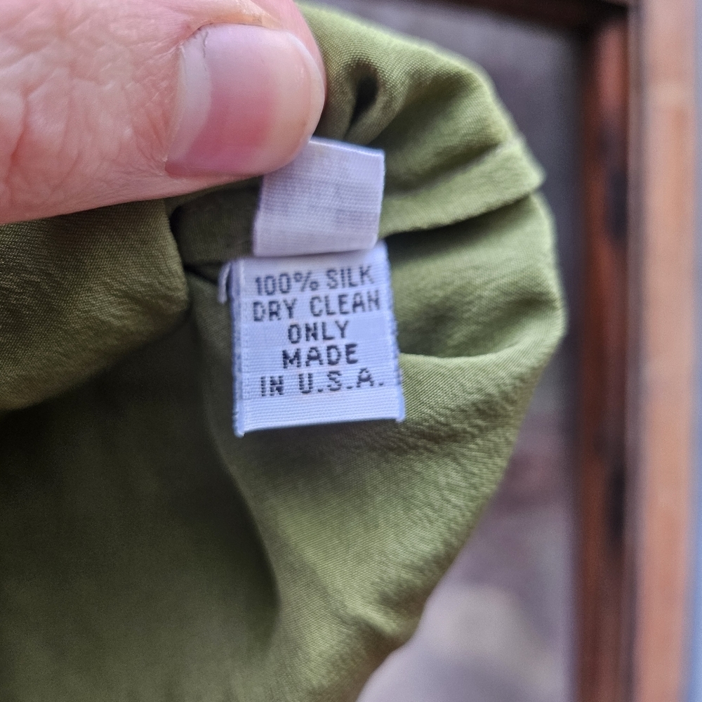 100% Silk Leaf Green Button Down - Picture 7 of 7